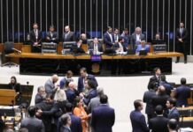 Congresso aprova reajuste, gratificação de até 100% e penduricalhos a servidores da Câmara e do Senado